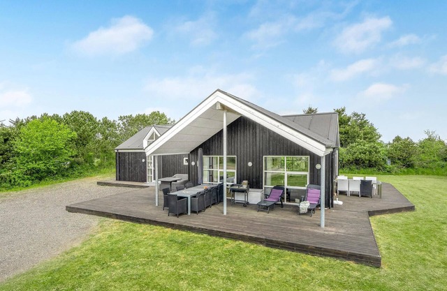 Amazing home in Thyholm with WiFi