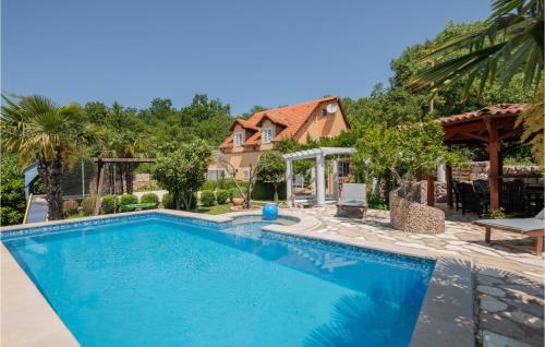 Amazing Home In Zmijavci
