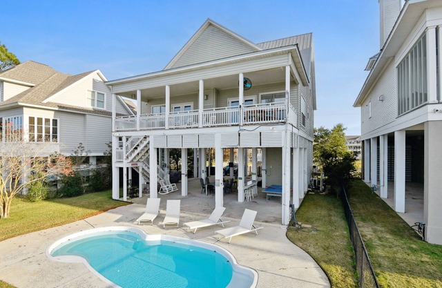 Amazing House Directly on Bay with Pool, Pier and Beautiful Sunsets