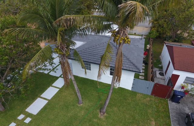 "AMAZING HOUSE FOR BIG FAMILY4 BD/3 BATHThe house capacity it’s for 10 people.