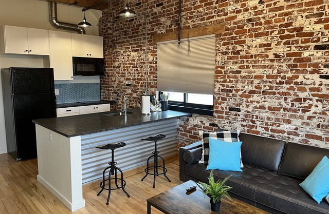 Amazing Industrial Loft Apartment in Downtown Redmond