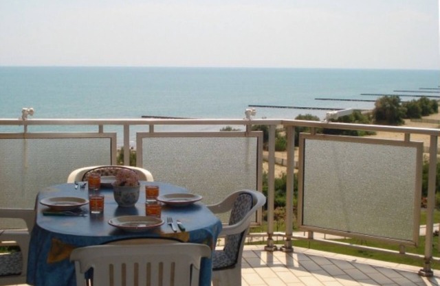 Amazing seaview apartment for 4