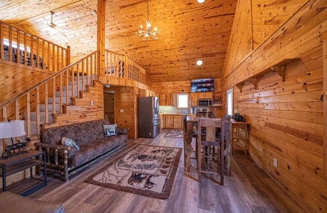 Amazing Lake of the Woods 2-bedroom cabin with loft and man cave in Baudette, MN