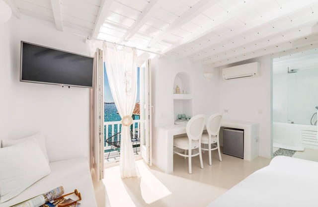 Amazing Mykonos Suite | Superior Suite | Sea View and Interior Spa Bath |.