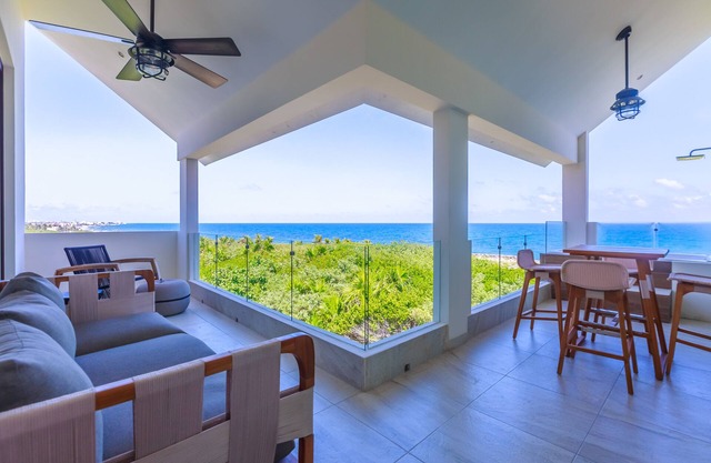 Amazing Oceanfront 6 Bedroom with Beach Access, Full Service, Heated Pool
