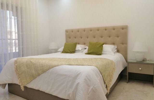 Amazing one Bedroom Apartment in Amman,Elwebdah 1