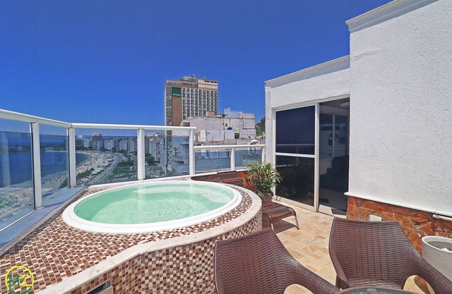 Amazing penthouse with jacuzzi & frontal sea view