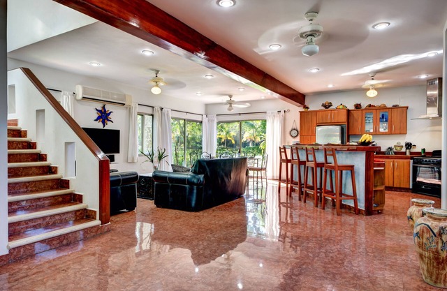 Amazing Spacious Villa in the perfect location! Steps to the Beach & Town!