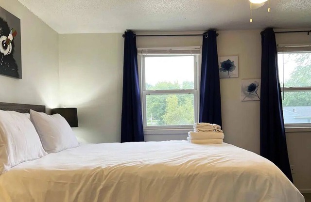 Amazing Stay at Exquisite, Smart 2 BR Townhouse*