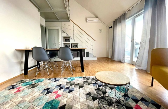 Amazing view loft with 2BD!