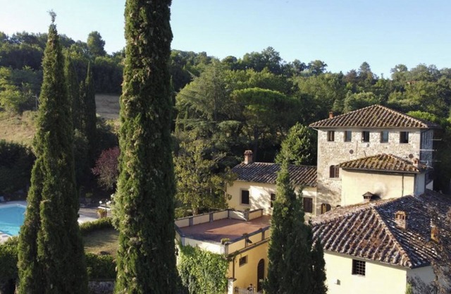 Amazing villa with stunning views and private pool at only 30 kilometers from Florence