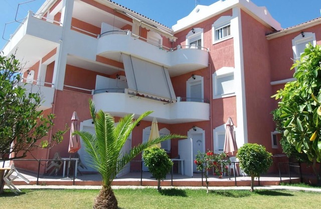 Amazona Apartments and Studios