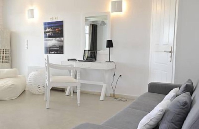 Ambassador Villa, overlooking the most famous beach of Paros