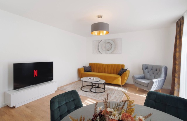 Amber - Chic Suite with Terrace & City View