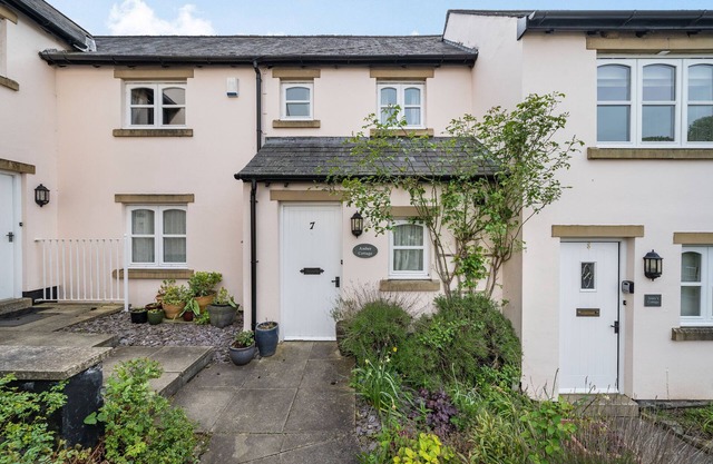 AMBER COTTAGE, pet friendly, with a garden in Cark In Cartmel