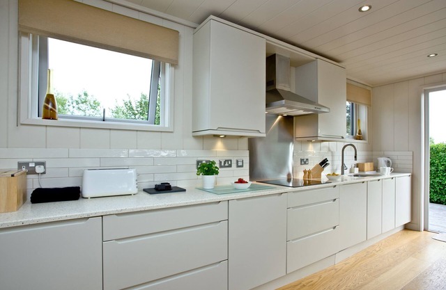 Amber Lodge, Strawberryfield Park - a lodge that sleeps 2 guests in 1 bedroom