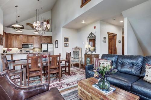 Amber Sky - Ski-In Ski-Out Apartment