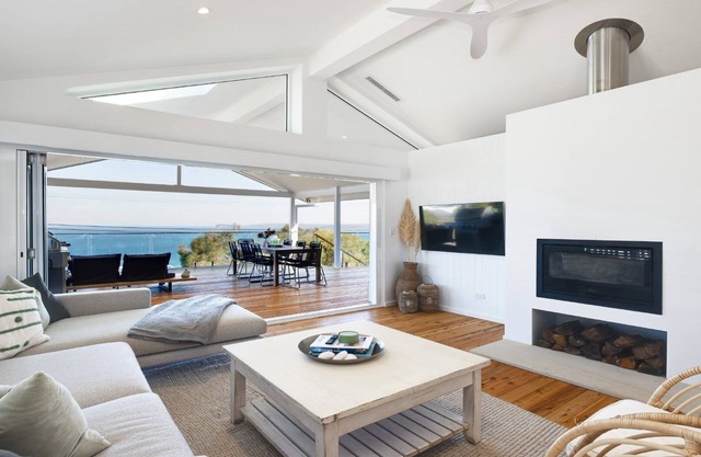'Ambleside by the Sea' by Accom Holidays