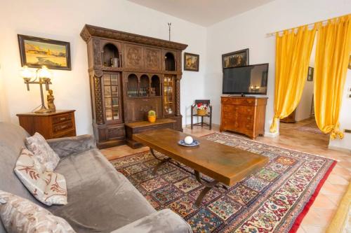 Ambra - Luxury & Big Apartment with Garden & Pool