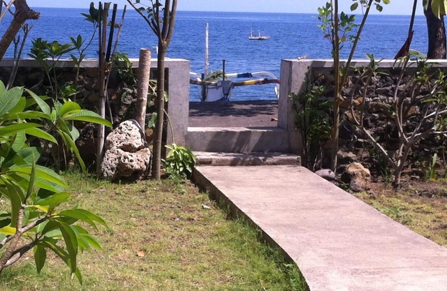 Amed Sari Beach Guesthouse