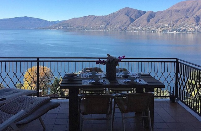 Amelia 3 with lake view, pool in Brezzo di Bedero