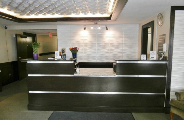 Americas Best Value Inn & Suites Thief River Falls