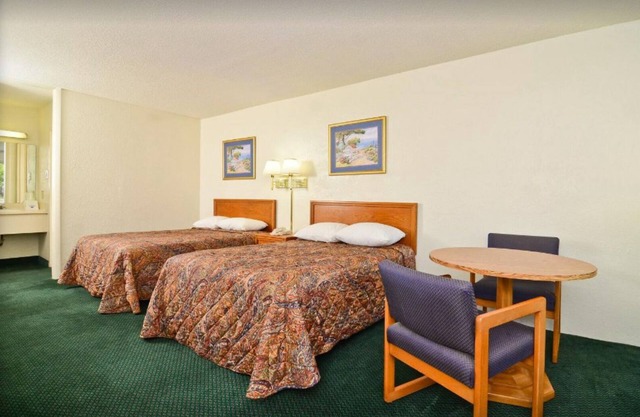 Americas Best Value Inn Wilson - 2 Double Beds Non-Smoking (GROUND FLOOR)