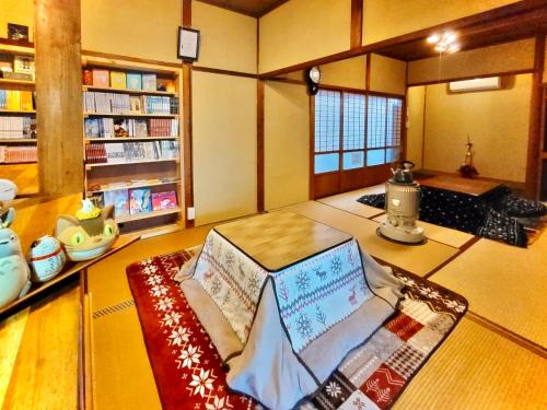 Amino Guesthouse Bench