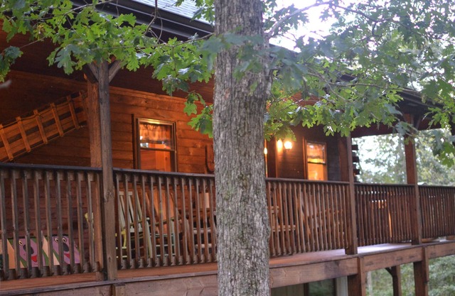 Amish Inspired Chalet In Ski, Rafting, Hiking, Bike Riding Area- 4 mi to gorge