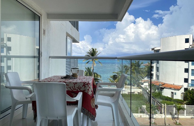 Amplio apartamento de 2 habitaciones con Wifi y con Vista al Mar