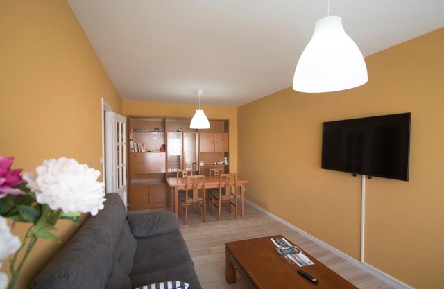 AMPLIO APARTAMENTO EN BURELA