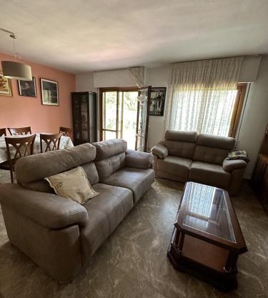 Amplio y Comodo Chalet en Zaragoza con piscina y tenis