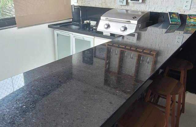 Amplo e Moderno Apartamento 3 Quartos na Atalaia a Poucos Metros da Praia