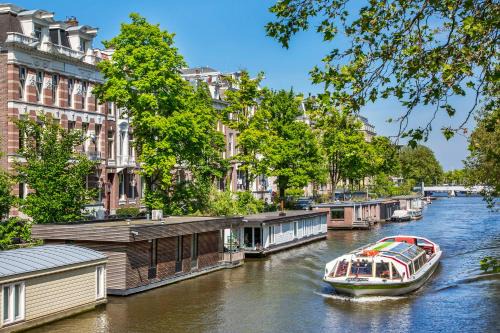 Amstel Corner Hotel
