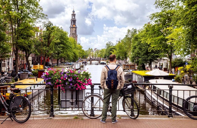 AMSTERDAM TOWN HOUSE WITH PRIVATE GARDEN & PARKING
