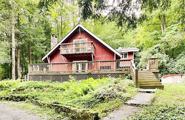 An Apple Away | Verdant Views + Hot Tub