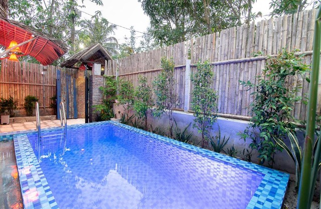 An Bang beach Ceramic house