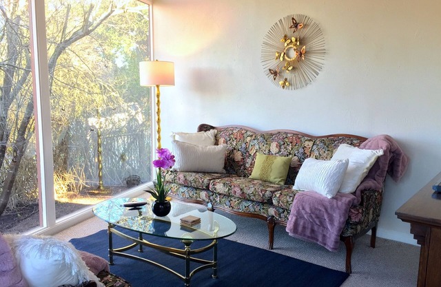 An "Early California" Experience. The Redwood Hearts Cottage in Cambria