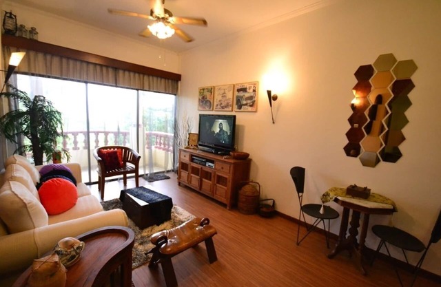 An Impressive & A Designer's Home