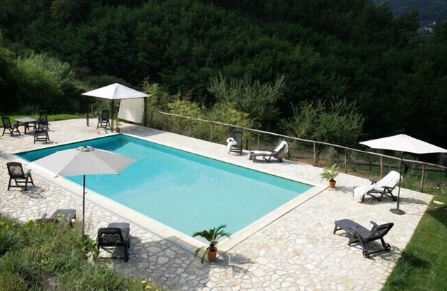 Ancient villa in the heart of Serravalle Pistoiese with private pool and garden