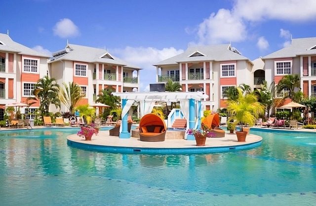 An Undeniable Jewel in Gros Islet! Two Large 1BR Suites, Pool, Beachfront!