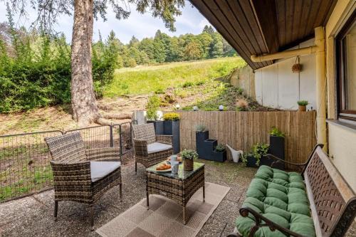 An Wanderwegen gelegen mit Terrasse und Boxspringbett