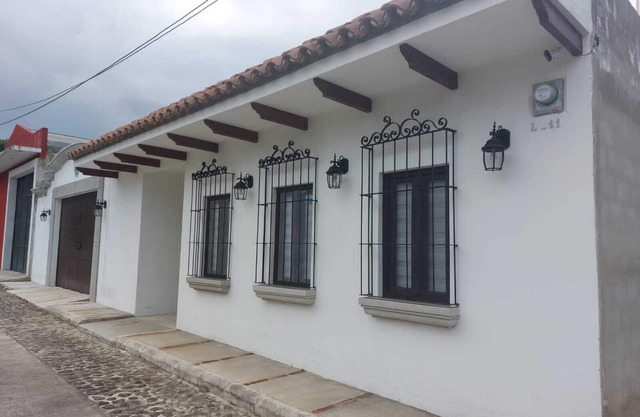 AN057 Peaceful Antigua Home