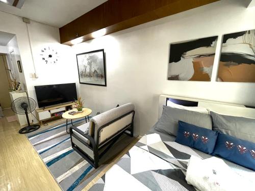 Ana's Crib-The Shine Residences