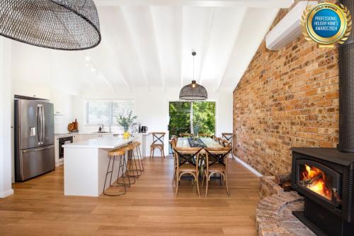 Anacapri - Pet Friendly - Opposite Beach - Fireplace