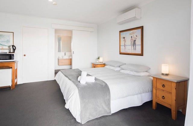 Ananda 1- Bliss in Corinella with Ocean Views