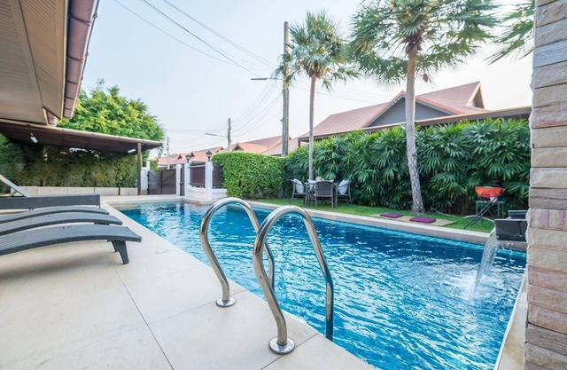 AnB Poolvilla Large Modern 3BR Jomtien for 10pax