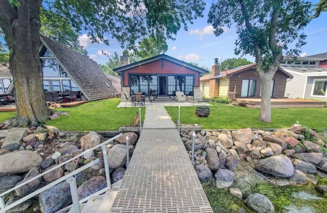 Anchors Away Cottage on Big Spirit Lake (Lakefront)