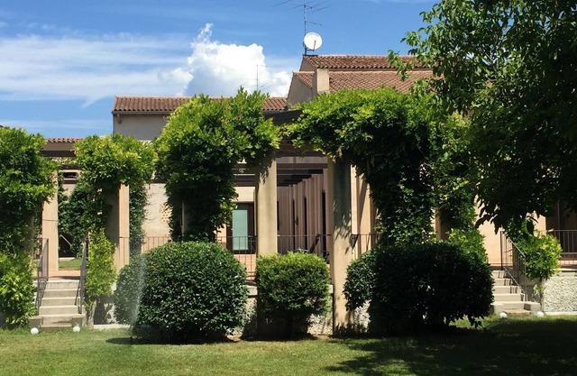 Ancient villa renovated in the central context of the Sandrà hamlet