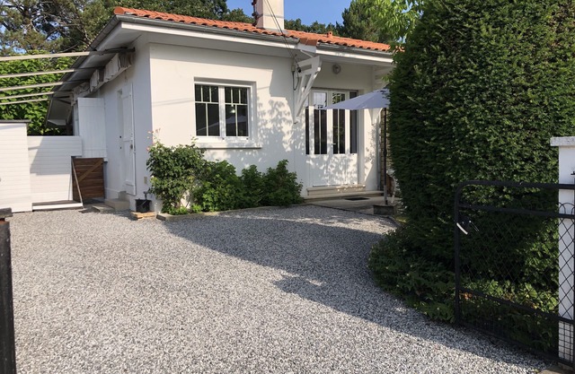ANDERNOS 200m BEACH, 700m pier, center HOUSE 2/4per 1 BEDROOM, GARDEN, quiet